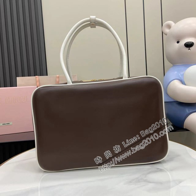 MIU MIU專櫃繆繆最新款公事包小牛皮手提包 jh2870型號：5BB117